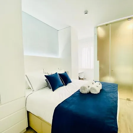Gloria 10 Deluxe Bed & Breakfast Lissabon