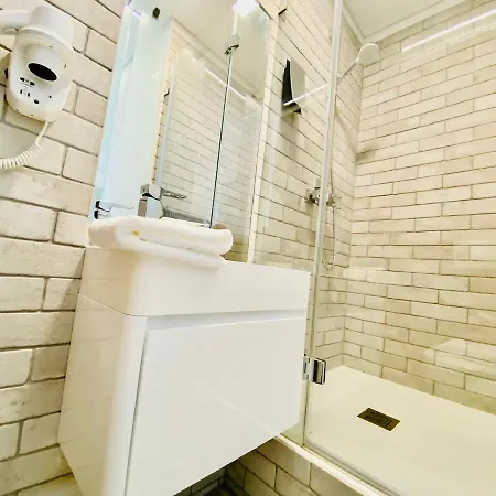 Gloria 10 Deluxe Bed & Breakfast 3*